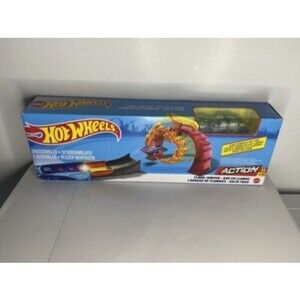 Hot Wheels Flame Jumper Play Set with Race Car Sealed Brand New
